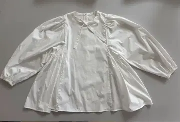 [ 새상품급 ] yori 화이트 퍼프 슬리브 블라우스 38