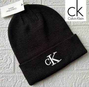 Calvin Klein 블랙 니트 비니