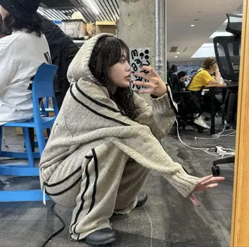 Shesame knit track hoodie&pants setup