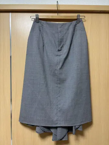 sakayori. 그레이 플레어 미디 스커트