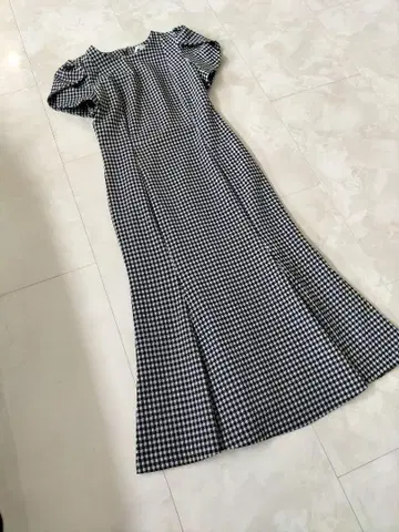 캘빈클라인 튤립 원피스