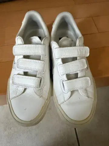 VEJA 스니커즈 24cm