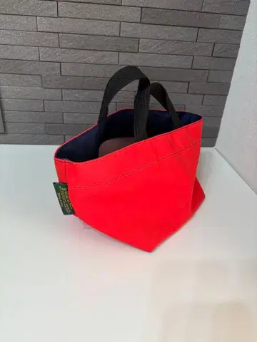 빨간색 토트백 네이비 안쪽