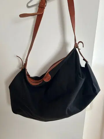 일비종떼 캔버스 숄더백