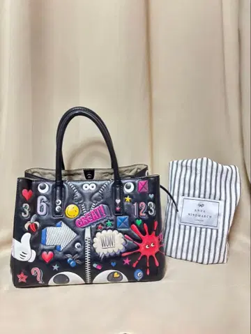 Anya Hindmarch 블랙 토트백