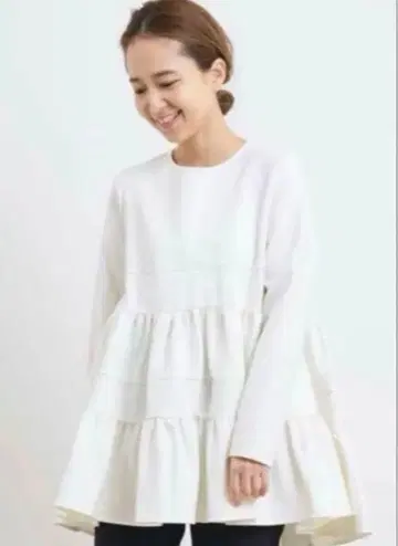 yori 누쿠누쿠 티어드 화이트 상의