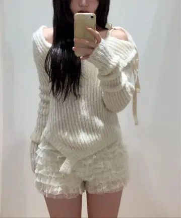 GLOWNY 오프숄더 니트