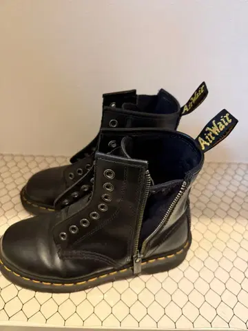 닥터마틴 Dr.Martens 8홀 부츠 1460 ELS