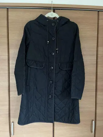 후드 부착 코트