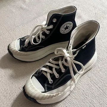 CONVERSE 블랙 하이컷 통굽 스니커즈 한국