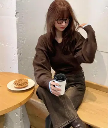 titivate V넥 루즈핏 베이직 니트탑 브라운 M