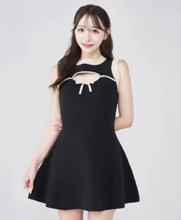 다리치 슬리브리스 블랙 미니 원피스
