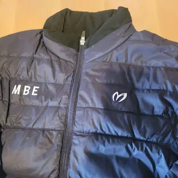 경량 멋쟁이 MASTER BUNNY EDITION 충전솜 블랙 자켓