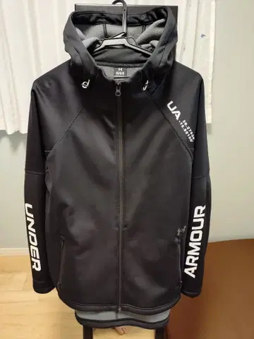 Under Armour 블랙 후드티 후드 부착