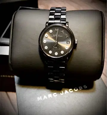 MARC JACOBS 블랙 시계