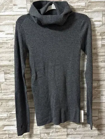 ANTHOM 아톰 그레이 니트