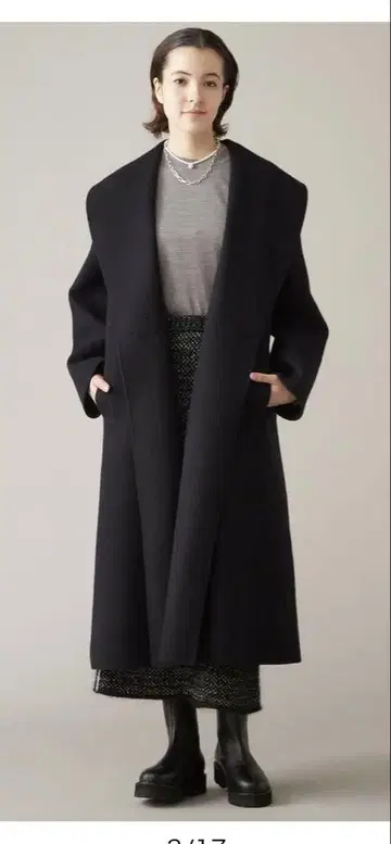 마르티니크 숄카라 코트 네이비