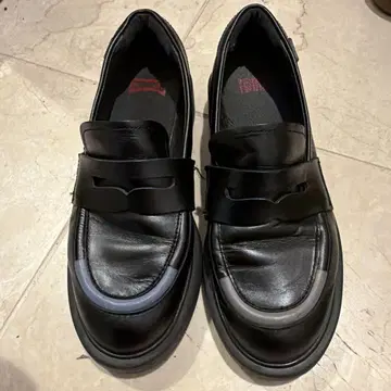 Camper 블랙 로퍼 사이즈 36