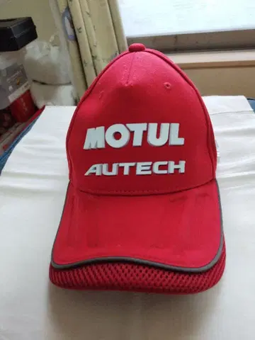 MOTUL AUTECH 레드캡 GT-R 23