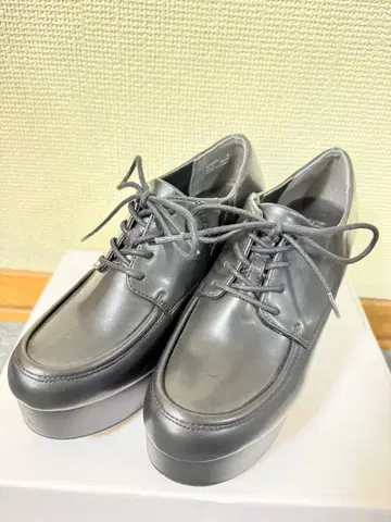 그레이 가죽 레이스업 슈즈 하이힐