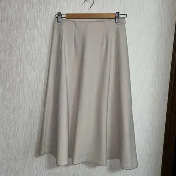 COUP DE CHANCE 아이보리 스커트