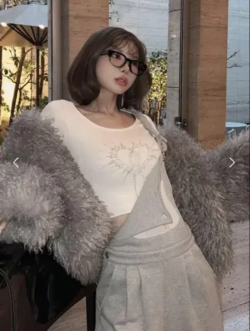 Darich 하트 모티브 크롭 상의