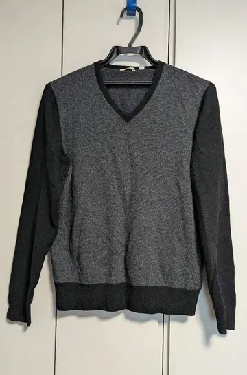 UNIQLO 캐시미어 V넥 스웨터 그레이/블랙