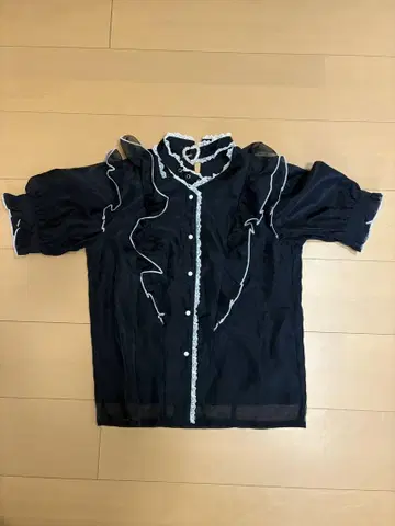 로지타 ROJITA 하트 초커 프릴 블랙 반팔