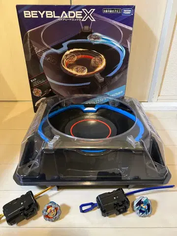 Beyblade X 스타디움과 베이블레이드 세트