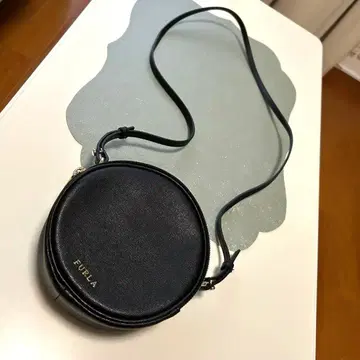 FURLA 라운드형 숄더백 블랙