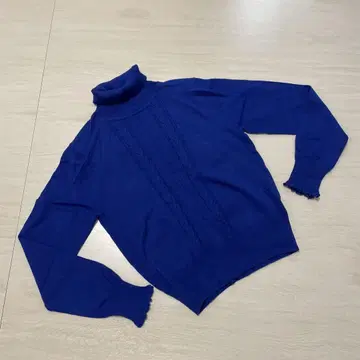 알아바일 파랑 니트