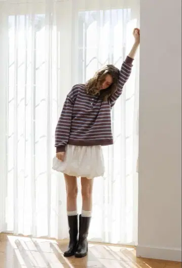 the toe/Embankment Sweatshirt