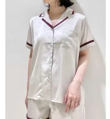 젤라또피케 새틴 파자마 상하의 세트
