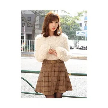 dazzlin 체크 무늬 미니 스커트 벨트 포함