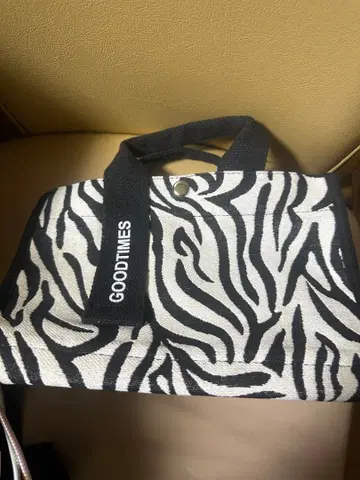 GOODTIMES 제브라 패턴 토트백