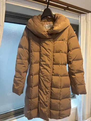 후드 부착 다운 자켓 베이지