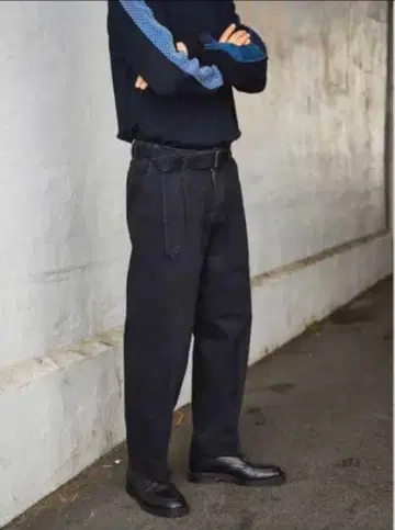 KUON x DAN Denim Tapered Pants black