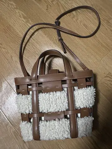 미사용 ZARA 무스탕백 숄더백