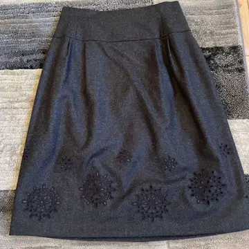 FOXEY 캐시미어 혼방 울 컷워크 자수 장식