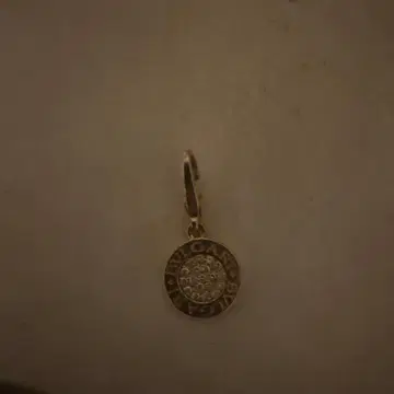 Bulgari 골드 원형 펜던트