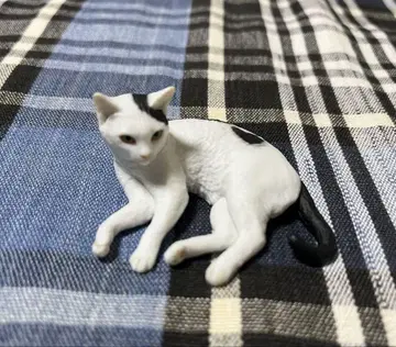 모리구치 오사무의 고양이 마스코트 피규어