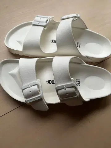 [ BIRKENSTOCK ] 애리조나 워셔블 벨트 샌들 화이트 24cm