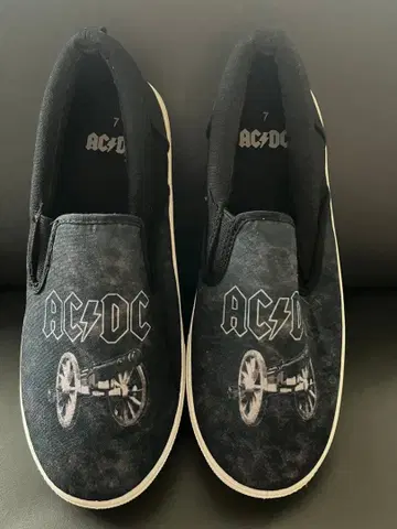레어 AC/DC 슬립온 신발 사이즈 7