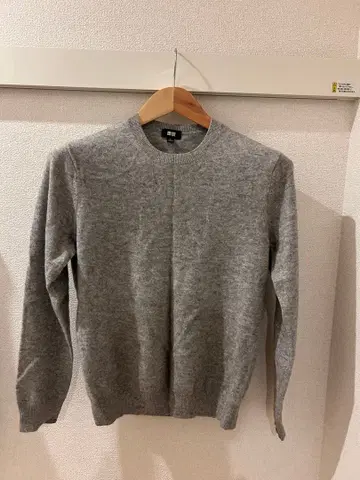 UNIQLO 그레이 캐시미어 스웨터 S 클리닝 완료