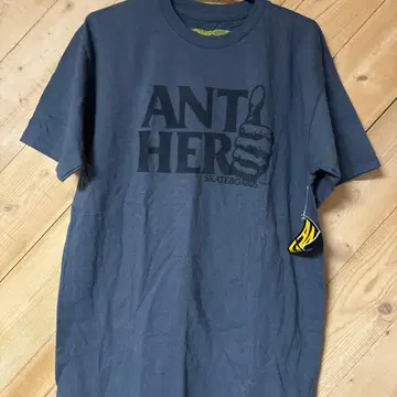 ANTI HERO 차콜 그레이 T셔츠 M