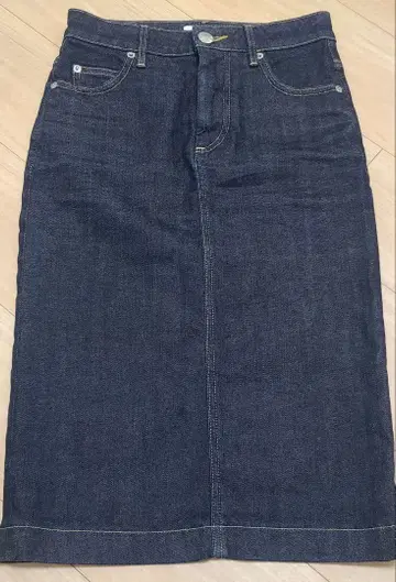 다크 데님 타이트 스커트 사이즈 32