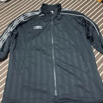 umbro 블랙 스트라이프 저지 O 사이즈