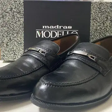 madras MODELLI 블랙 가죽 로퍼
