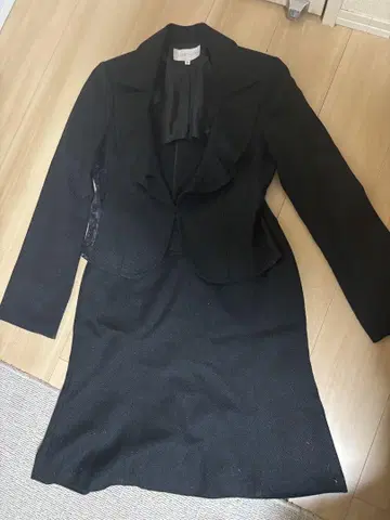 프릴 장식 라메 믹스 블랙 셋업 11호