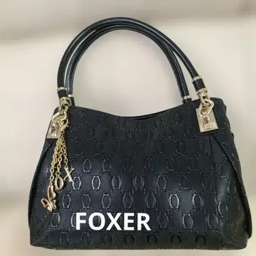 FOXER 모노그램 블랙 백 로고 패턴 참 포함